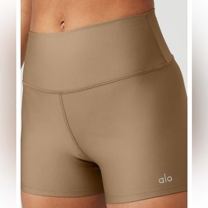 Alo yoga airlift high waisted 3 inch short in gravel